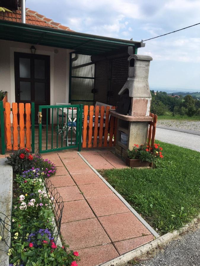 Holiday Home Maderka Strigova Екстер'єр фото